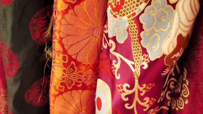 藏族传统服饰编织缝纫