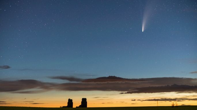 加拿大萨斯喀彻温省北部2020年3楼（NEOWISE）