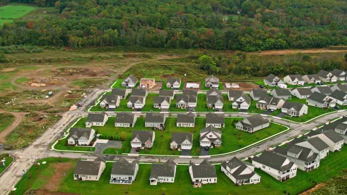 新泽西州曼斯菲尔德镇在建住宅小区的无人机拍摄