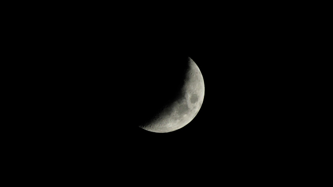 夜空弯弯的月亮