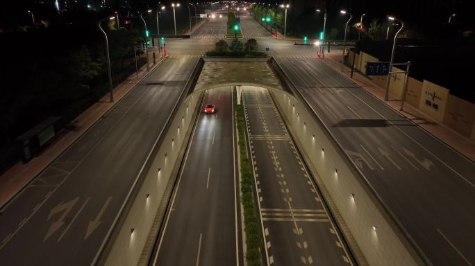 跑车夜晚行驶夜晚飙车危险驾驶速度与激情