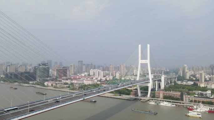 上海南浦大桥车流黄浦江全景4K航怕原素材