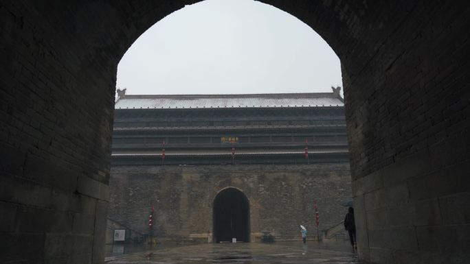雪域古城墙。佛教宗教传统文化旅游景区纪录
