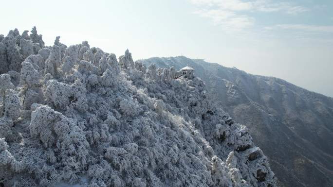 航拍冬季庐山雪景 别墅