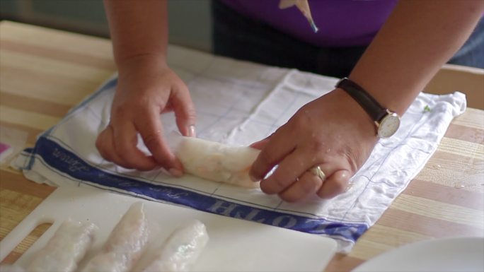 越南宣纸卷的制作手工厨艺