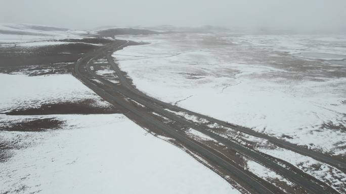 原创 青海玉树共玉高速雪原公路自然风光