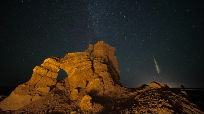 花城湖烽燧星空延时摄影短视频素材