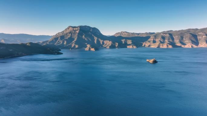 泸沽湖奇岛奇峰美丽云南美丽泸沽湖泸沽湖旅