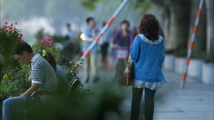 湖边步道 悠闲生活 和谐宜居 慢节奏生活