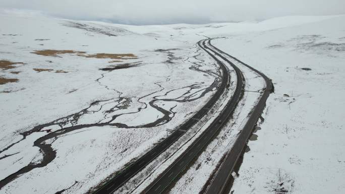 原创 青海玉树共玉高速雪原公路自然风光