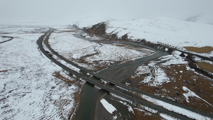 原创 青海玉树共玉高速雪原公路自然风光