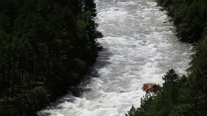 山谷里的河流 湍急的河流 自然风光 西藏