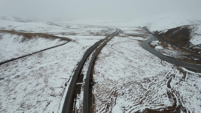 原创 青海玉树共玉高速雪原公路自然风光