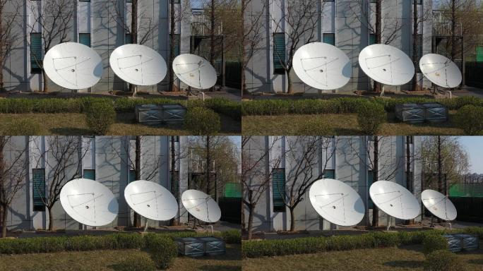 无线电和电视台接收卫星信号的天线。