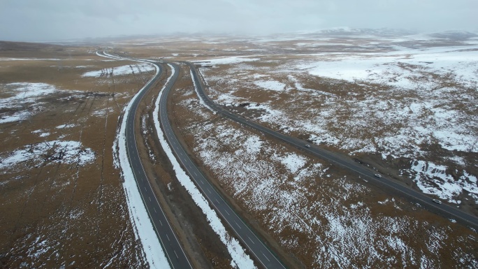 原创 青海玉树共玉高速雪原公路自然风光