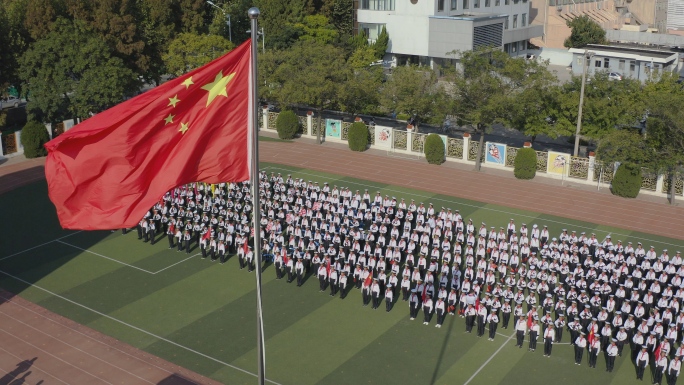 航拍小学生升旗仪式 少先队旗敬礼 少先队