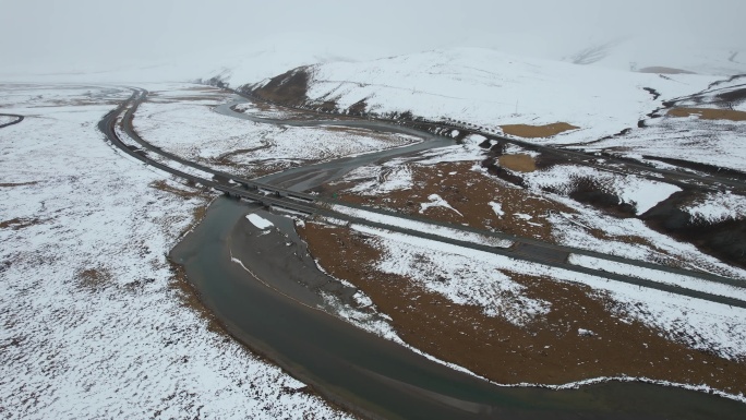 原创 青海玉树共玉高速雪原公路自然风光