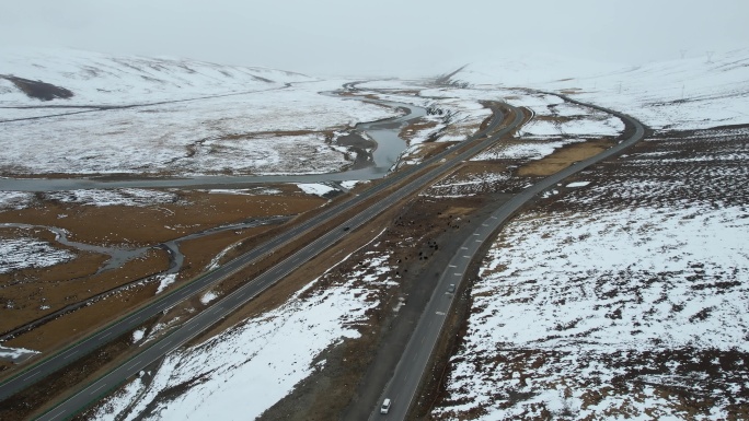 原创 青海玉树共玉高速雪原公路自然风光