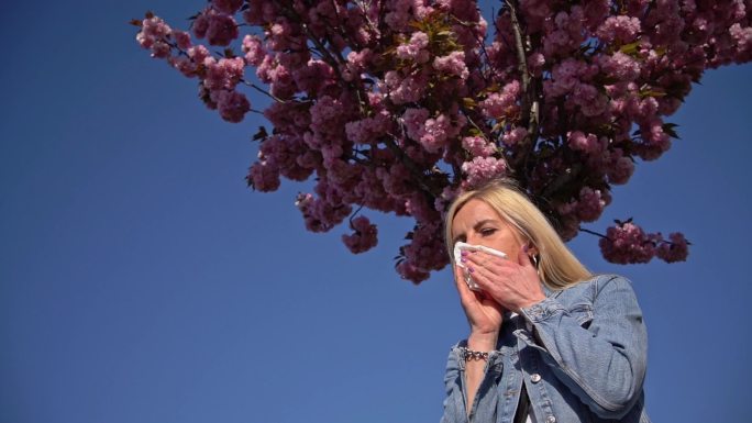 春夏花花粉过敏感冒鼻塞流鼻涕