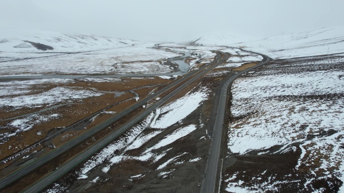 原创 青海玉树共玉高速雪原公路自然风光