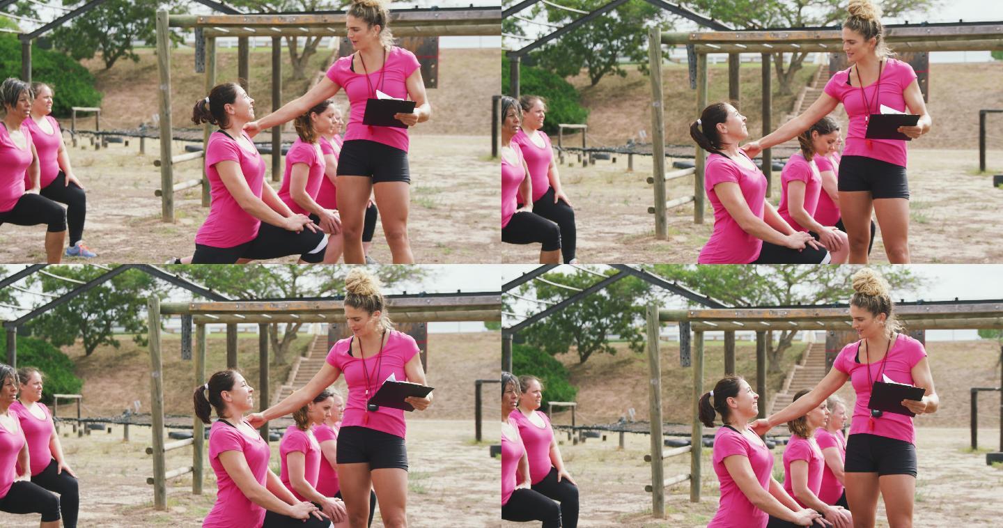 女性朋友喜欢一起在新兵训练营锻炼