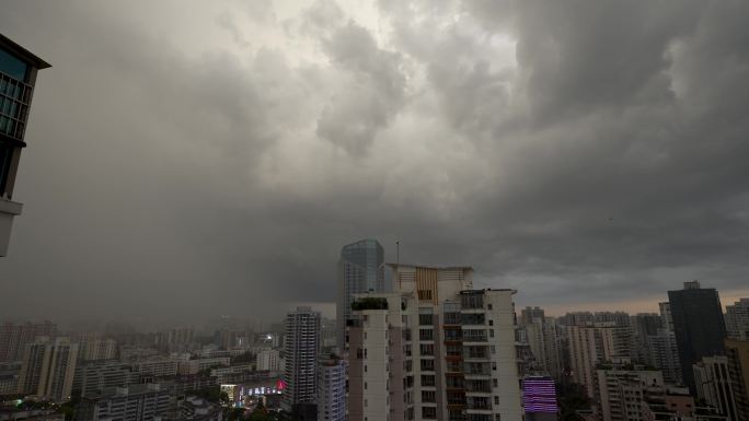 城市黄昏雨景-延时