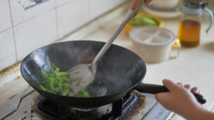 洗菜炒菜做饭刷碗洗衣服扫地拖地做家务