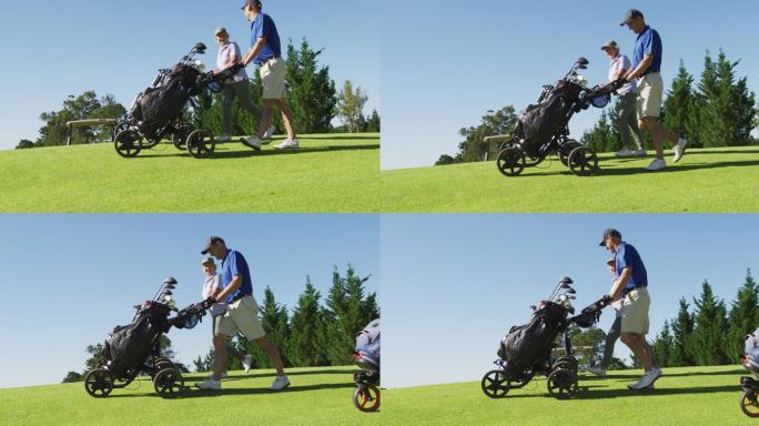 在一个阳光明媚的日子里，一对白种老年夫妇带着他们的高尔夫球袋在高尔夫球场散步