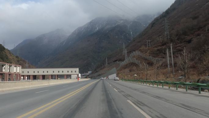 云川国道公路自然风光