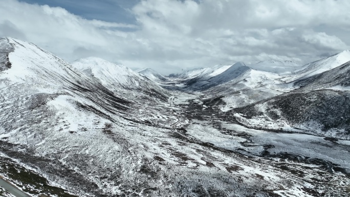 航拍雪山，高清4K，炸机