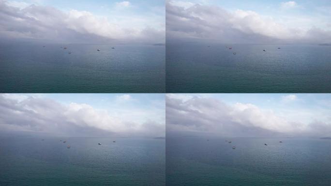 【原创】几艘船只在辽阔海面上漂浮航拍素材