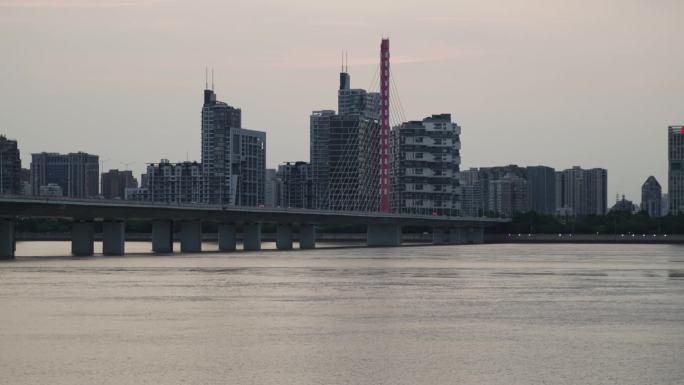 杭州钱塘江西兴大桥傍晚时分空镜头