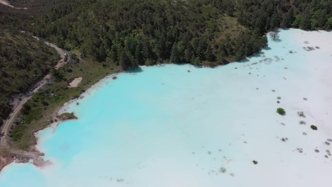 丽江玉龙雪山干河坝航拍牛奶海