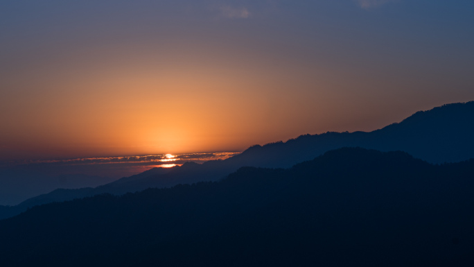 日出延时 4K 山间