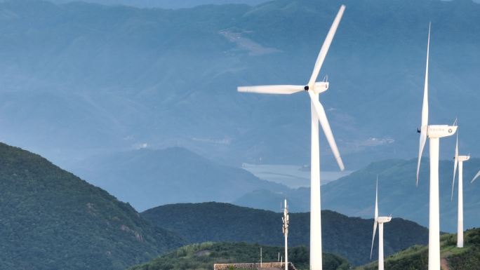 航拍浙江东白山新能源风车风力发电水墨自然