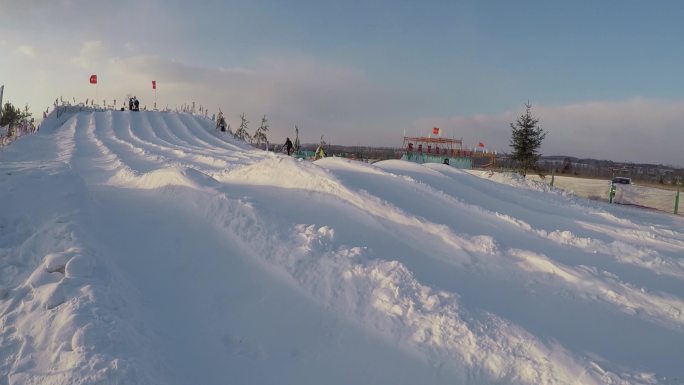 滑雪场雪圈