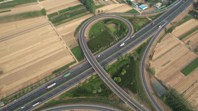 麦田夏季夏粮航拍素材高速公路