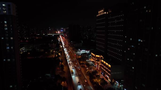 北辰路夜景车流上下班高峰期城市车水马龙