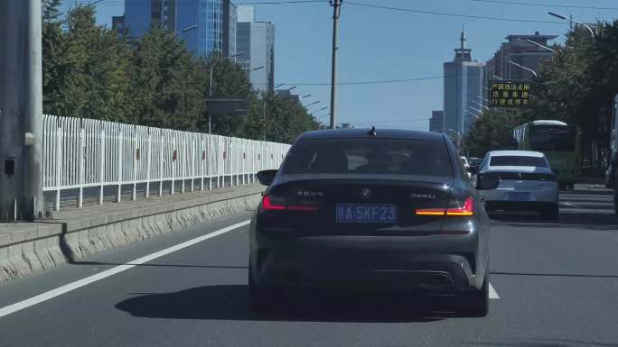 北京道路行进感