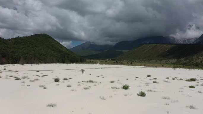 丽江玉龙雪山干河坝航拍牛奶海