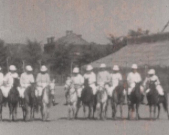 1929年美国士兵骑马