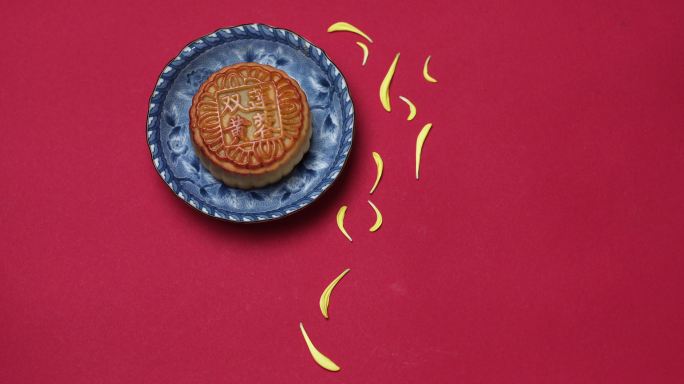 月饼创意摆拍特写中秋节中秋广式月饼