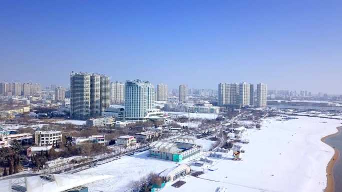 秦皇岛金梦海湾的雪景航拍