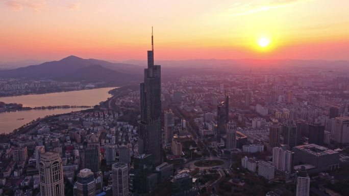 南京玄武湖紫峰日出