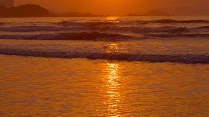 日出镜面海红霞满天