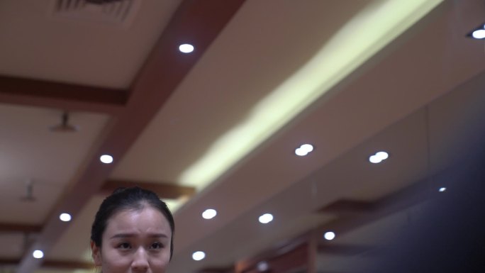 舞蹈者 走路  舞蹈室 美女 跳舞