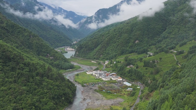 川西河流山川云雾合集