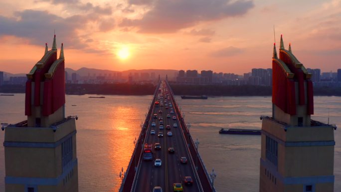 南京长江大桥日落航拍最美视角