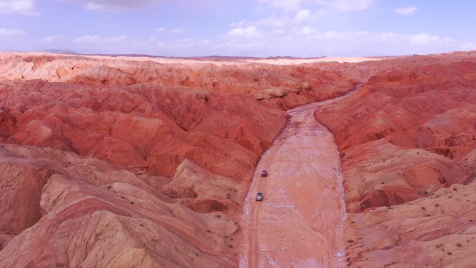 大柴旦红土地火星大峡谷越野车穿越航拍