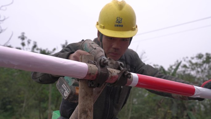 工地  幸苦  工人 工作  建筑